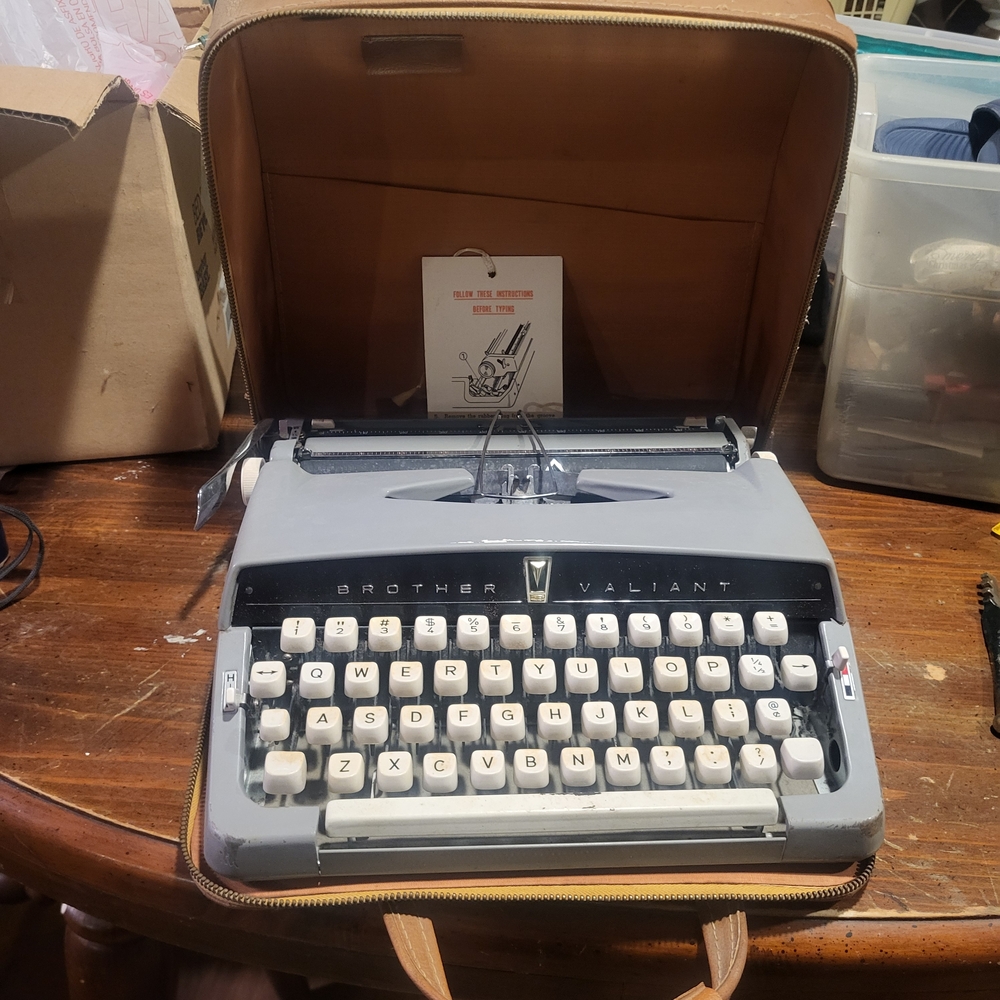 Brother Valiant Typewriter in Gray and White